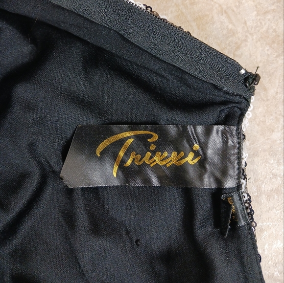 TRIXXI Sequined Dress w/ Halter Neck & Keyhole Back Size 5 - Picture 4 of 7